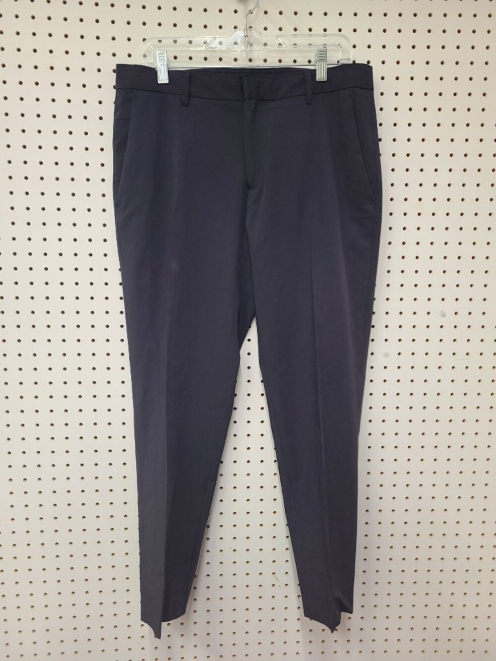 Zara Man Navy Blue Slim-Fit Trousers Size 32 Modern Style With Belt Loops & Pock